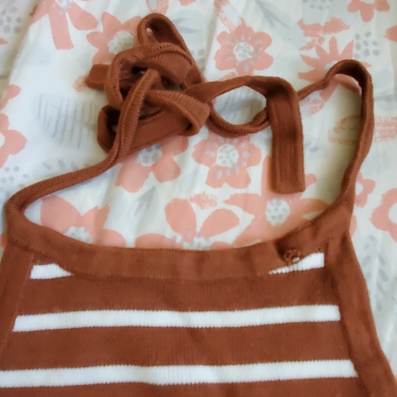 Halter crop top - Picture 2 of 3